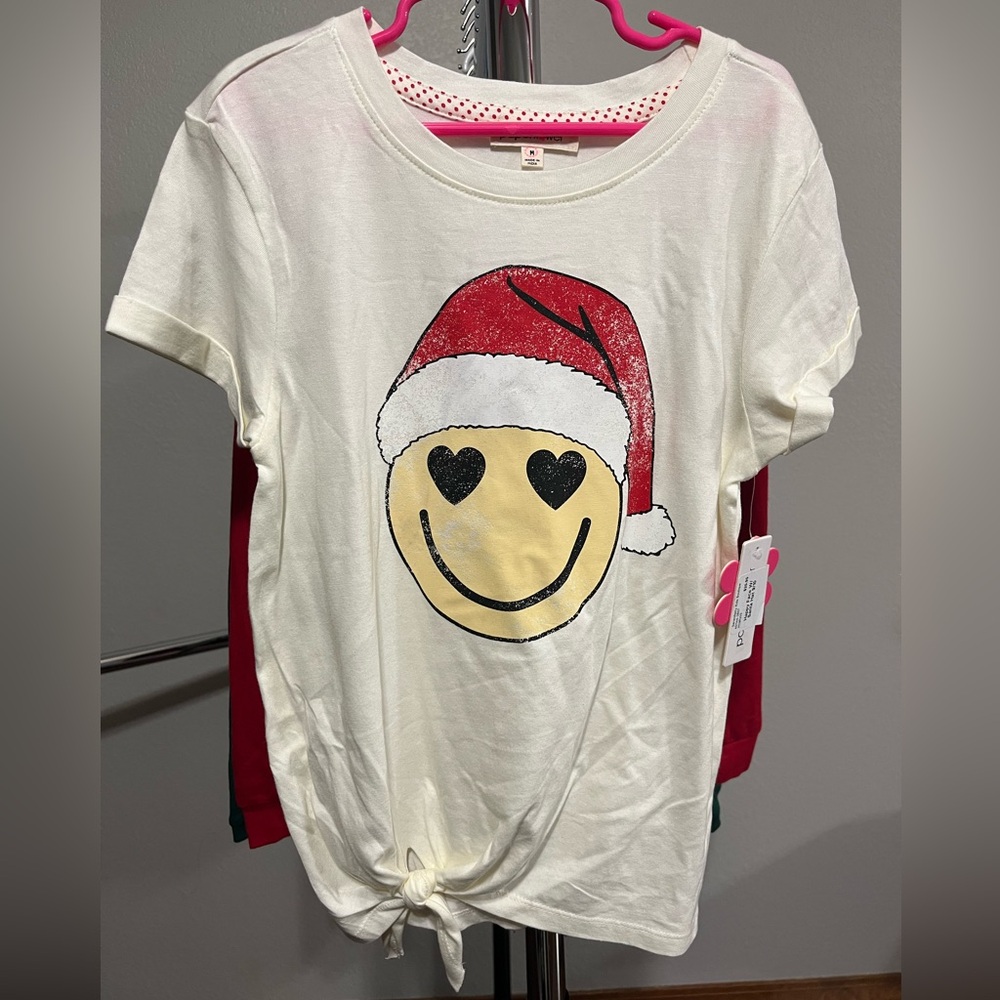 NWT PaperFlower Smiley Face Santa Hat Tee Size Medium